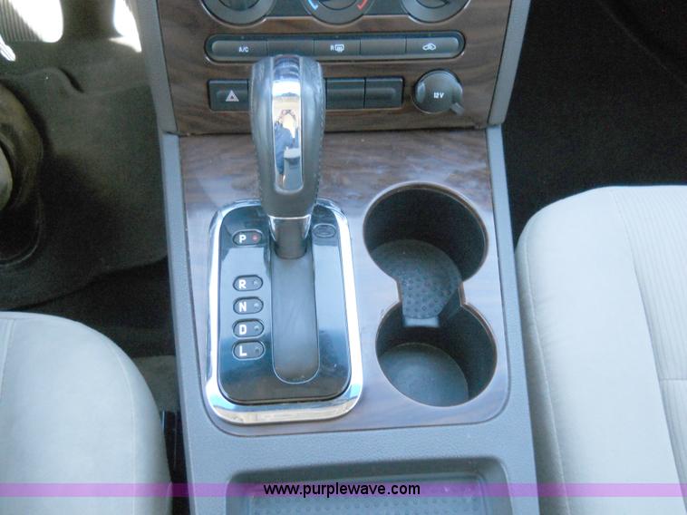 image for item 7779 2008 Ford Taurus SEL