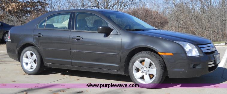 image for item 7780 2007 Ford Fusion SE