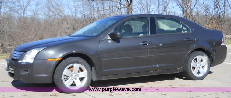 image for item 7780 2007 Ford Fusion SE