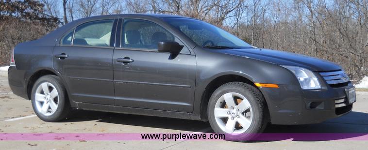 image for item 7780 2007 Ford Fusion SE