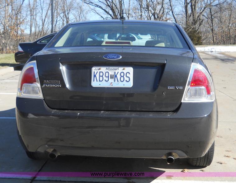 image for item 7780 2007 Ford Fusion SE