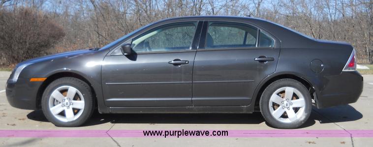 image for item 7780 2007 Ford Fusion SE