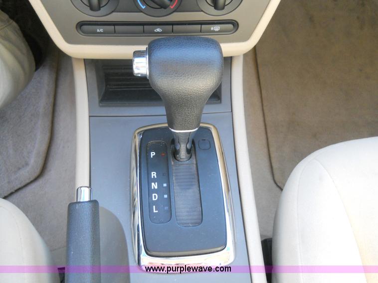 image for item 7780 2007 Ford Fusion SE