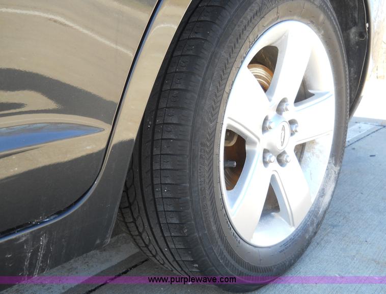 image for item 7780 2007 Ford Fusion SE