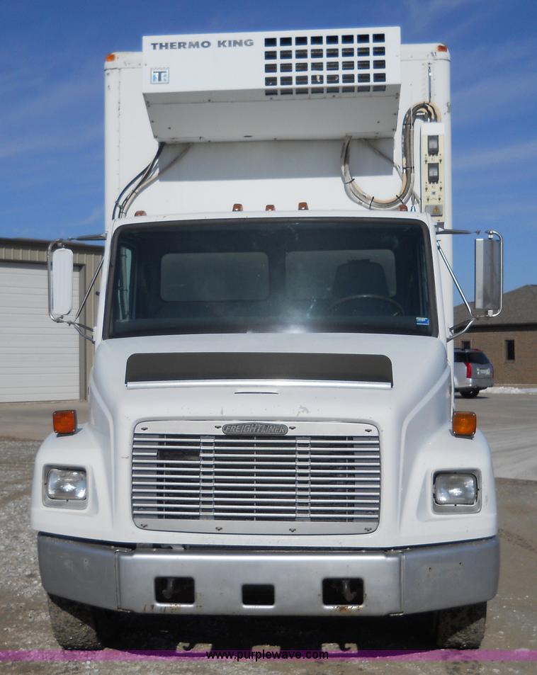 1995 Freightliner FL60 insulated box truck in Kirksville, MO Item