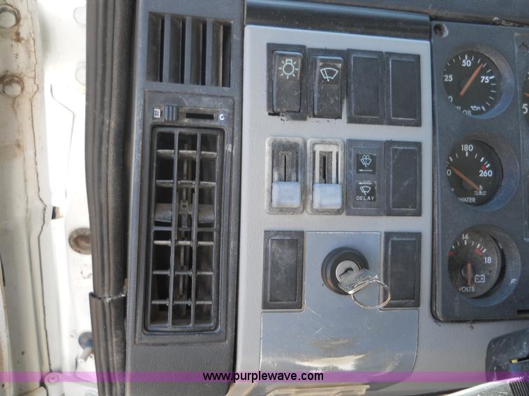 image for item 7820 1995 Freightliner FL60 insulated box truck