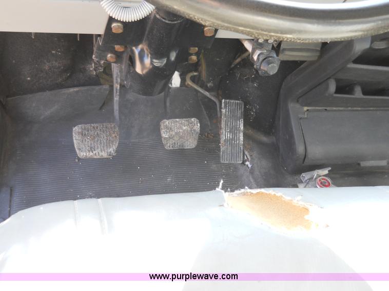 image for item 7820 1995 Freightliner FL60 insulated box truck