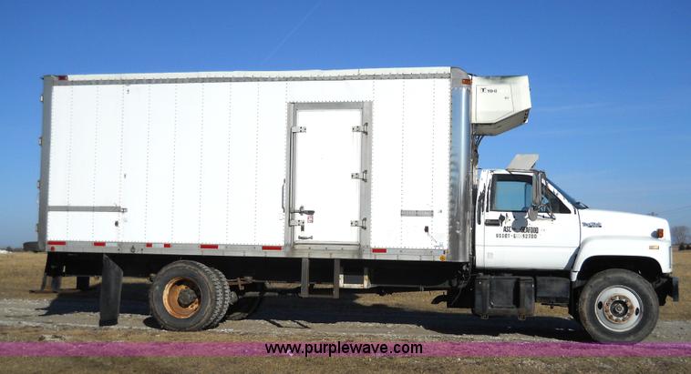 image for item 7821 1992 GMC Topkick insulated box truck