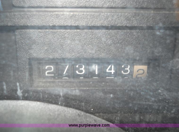 image for item 7821 1992 GMC Topkick insulated box truck