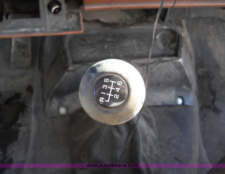 image for item 7821 1992 GMC Topkick insulated box truck