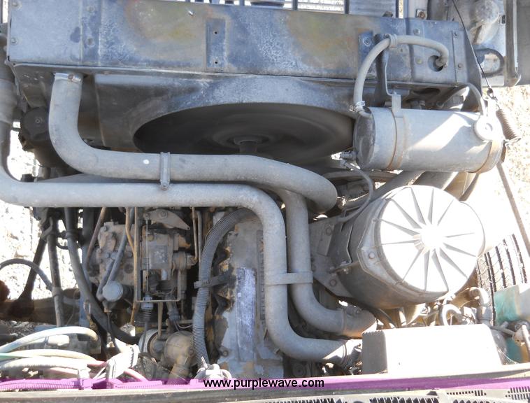 image for item 7821 1992 GMC Topkick insulated box truck