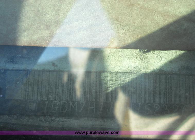 image for item 7821 1992 GMC Topkick insulated box truck