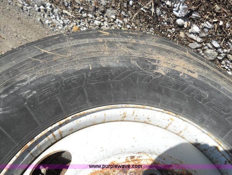 image for item 7821 1992 GMC Topkick insulated box truck