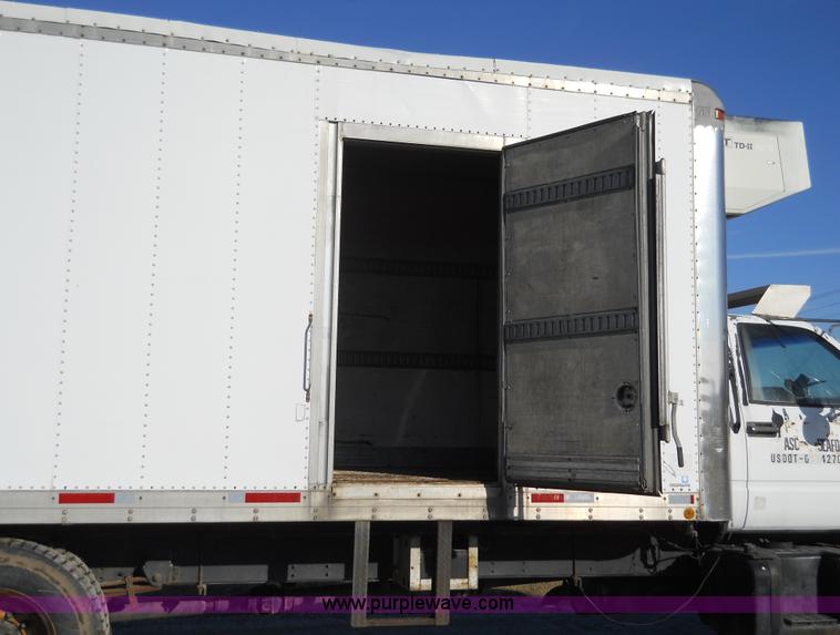 image for item 7821 1992 GMC Topkick insulated box truck