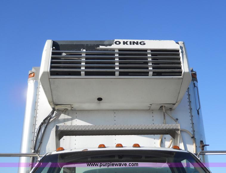 image for item 7821 1992 GMC Topkick insulated box truck