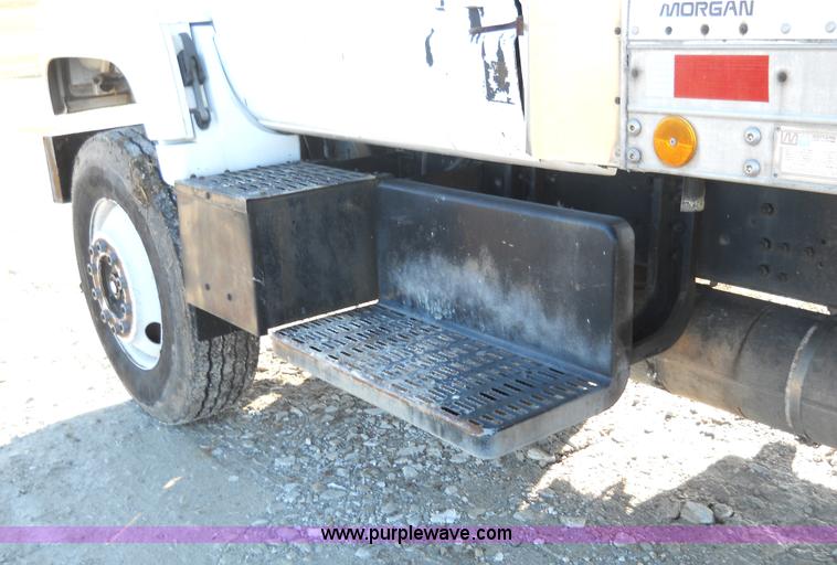 image for item 7821 1992 GMC Topkick insulated box truck