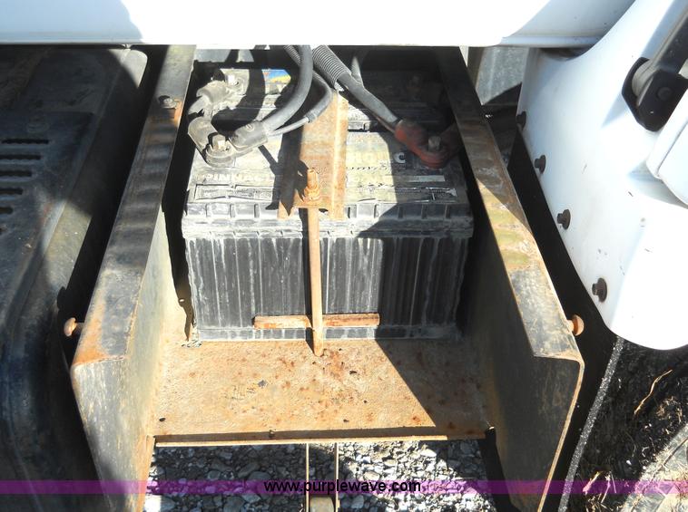 image for item 7821 1992 GMC Topkick insulated box truck