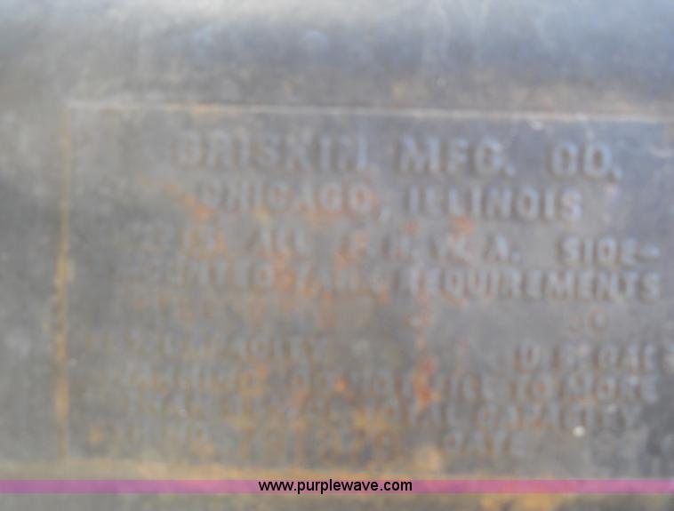 image for item 7821 1992 GMC Topkick insulated box truck