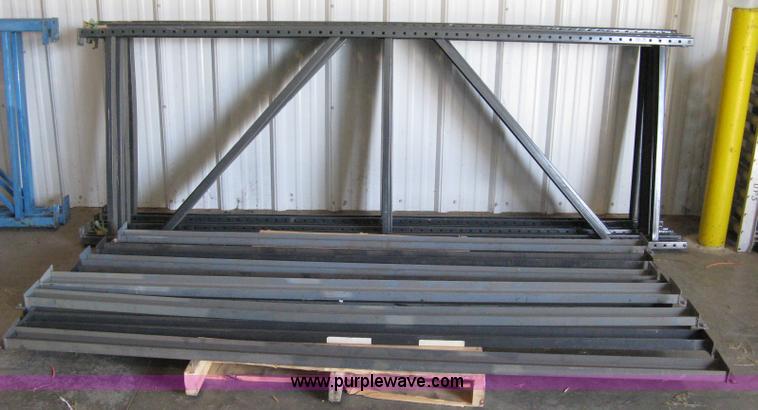 image for item 8022 Pallet racking