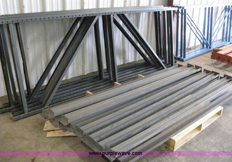 image for item 8024 Pallet racking