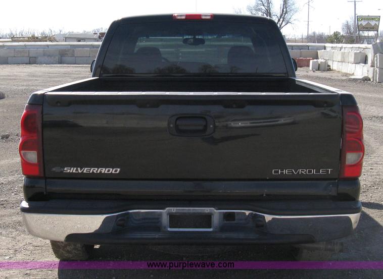 image for item 8219 2003 Chevrolet Silverado C1500 extended cab pickup truck