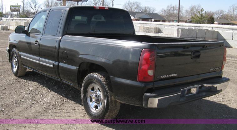image for item 8219 2003 Chevrolet Silverado C1500 extended cab pickup truck