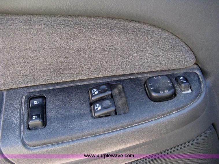 image for item 8219 2003 Chevrolet Silverado C1500 extended cab pickup truck