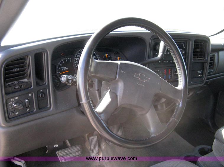 image for item 8219 2003 Chevrolet Silverado C1500 extended cab pickup truck