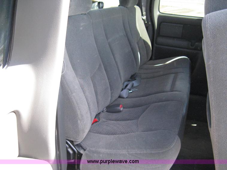 image for item 8219 2003 Chevrolet Silverado C1500 extended cab pickup truck