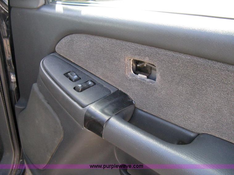 image for item 8219 2003 Chevrolet Silverado C1500 extended cab pickup truck