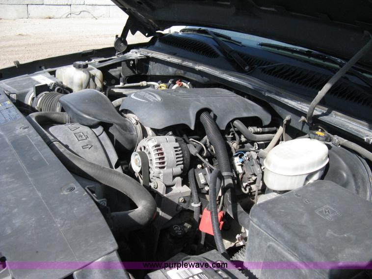 image for item 8219 2003 Chevrolet Silverado C1500 extended cab pickup truck