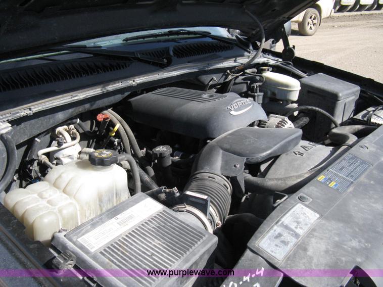 image for item 8219 2003 Chevrolet Silverado C1500 extended cab pickup truck