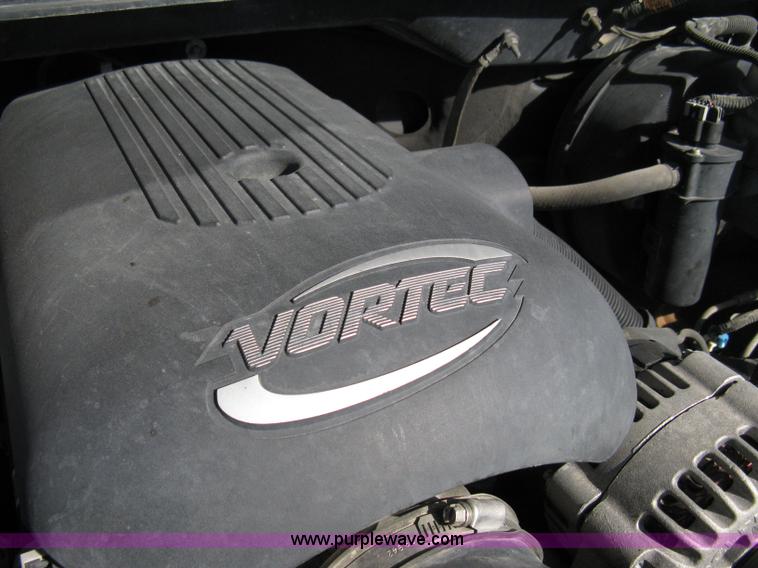 image for item 8219 2003 Chevrolet Silverado C1500 extended cab pickup truck