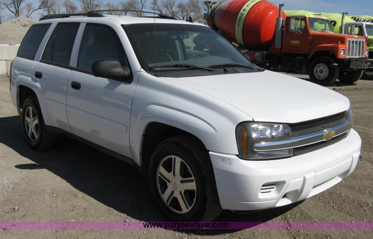 image for item 8221 2006 Chevrolet TrailBlazer LS SUV