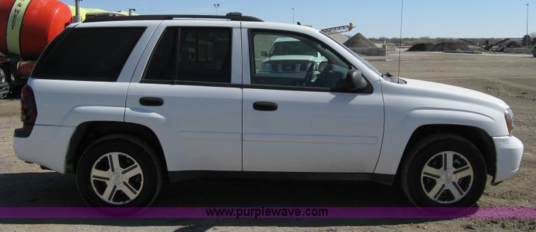 image for item 8221 2006 Chevrolet TrailBlazer LS SUV