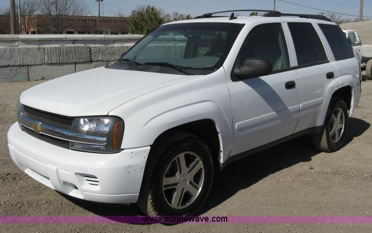 image for item 8221 2006 Chevrolet TrailBlazer LS SUV