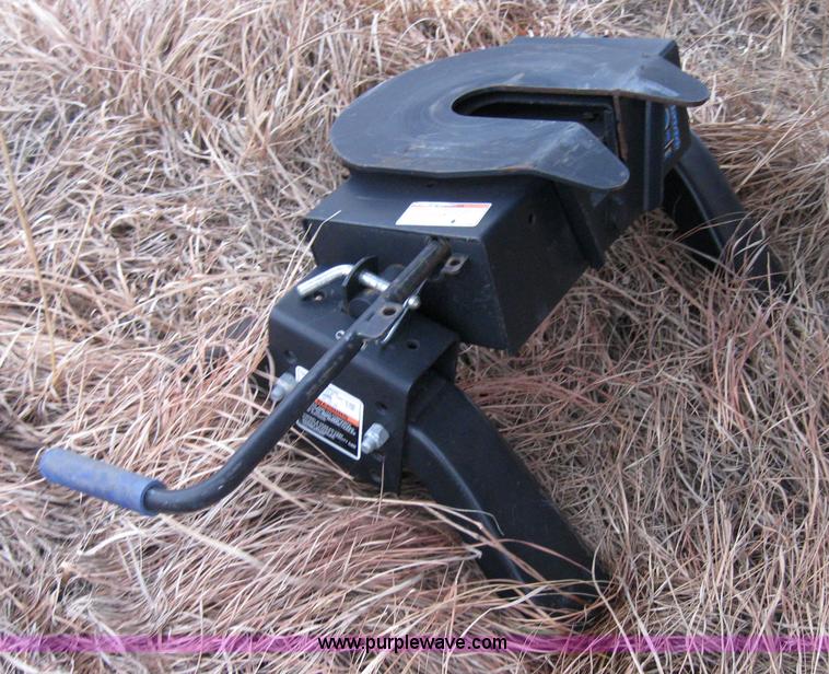 image for item 9134 2002 Dutchman 25QB fifth wheel camper