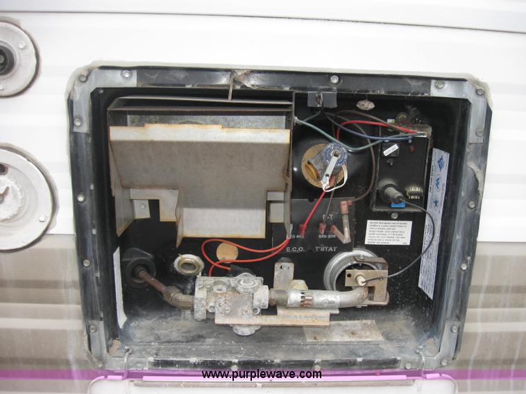 image for item 9134 2002 Dutchman 25QB fifth wheel camper