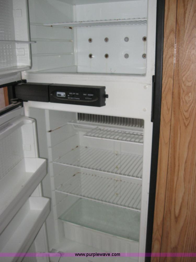 image for item 9134 2002 Dutchman 25QB fifth wheel camper