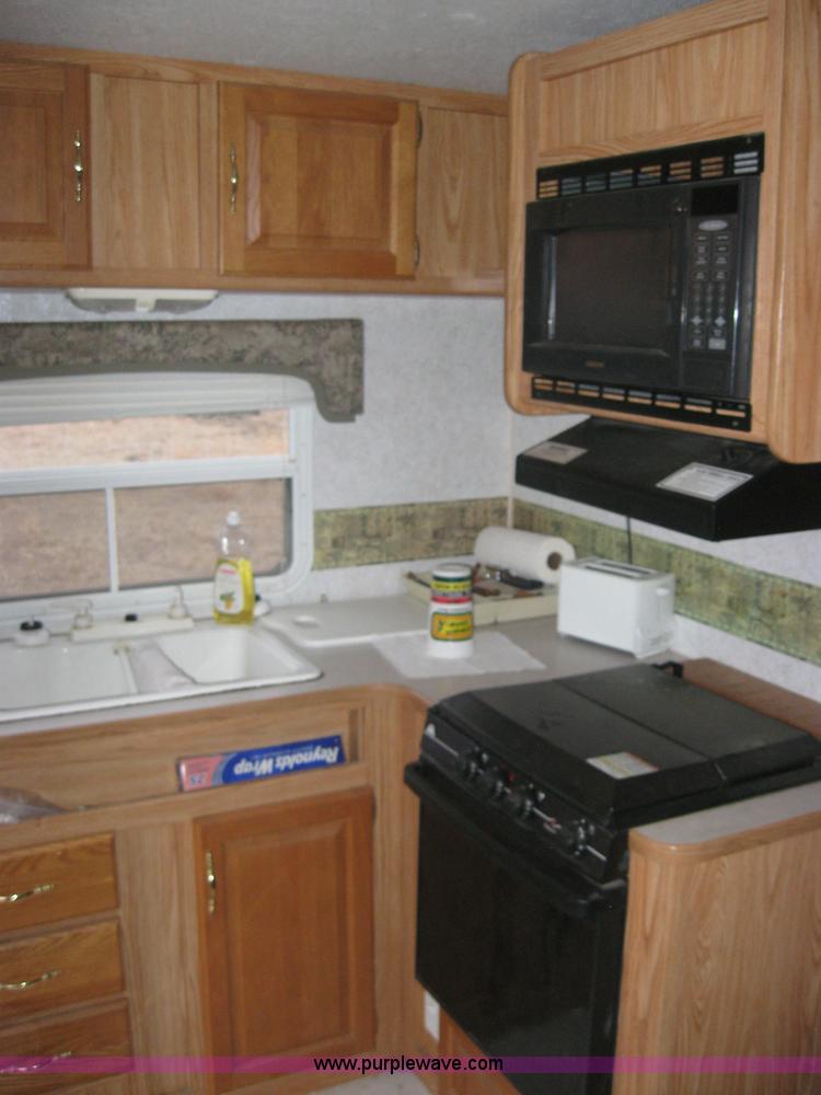 image for item 9134 2002 Dutchman 25QB fifth wheel camper