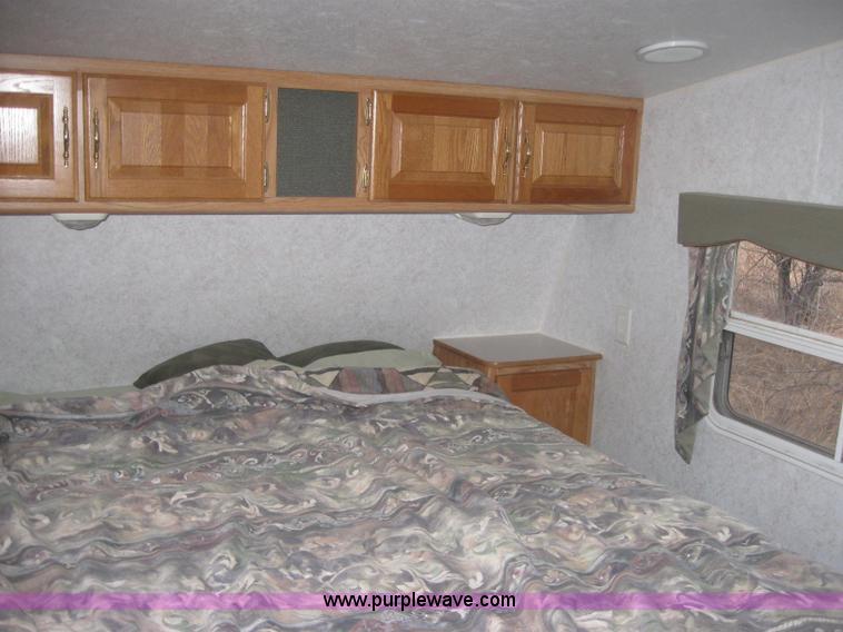 image for item 9134 2002 Dutchman 25QB fifth wheel camper