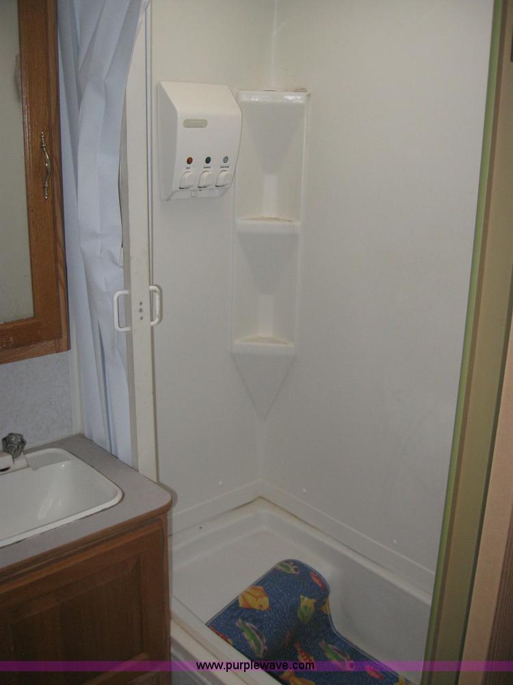 image for item 9134 2002 Dutchman 25QB fifth wheel camper