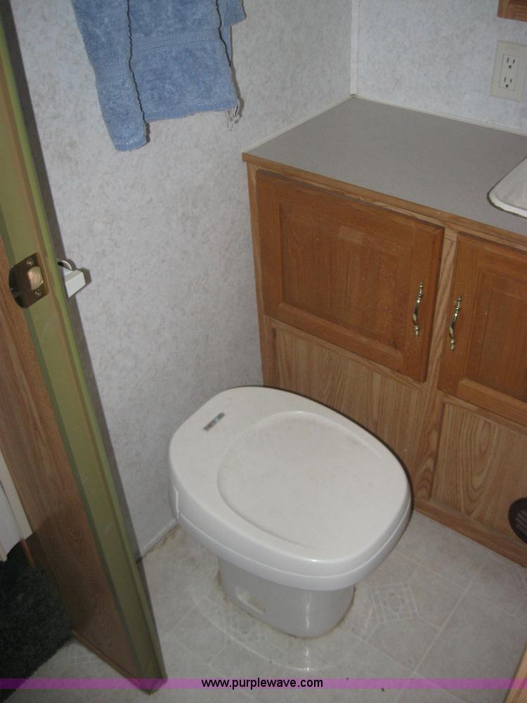 image for item 9134 2002 Dutchman 25QB fifth wheel camper