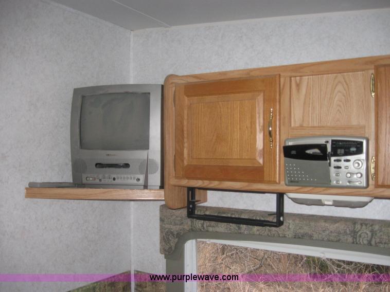 image for item 9134 2002 Dutchman 25QB fifth wheel camper