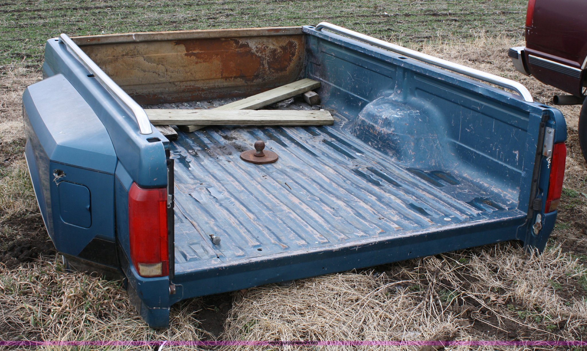 Ford dually pickup bed in Greeley, KS Item 4937 sold Purple Wave