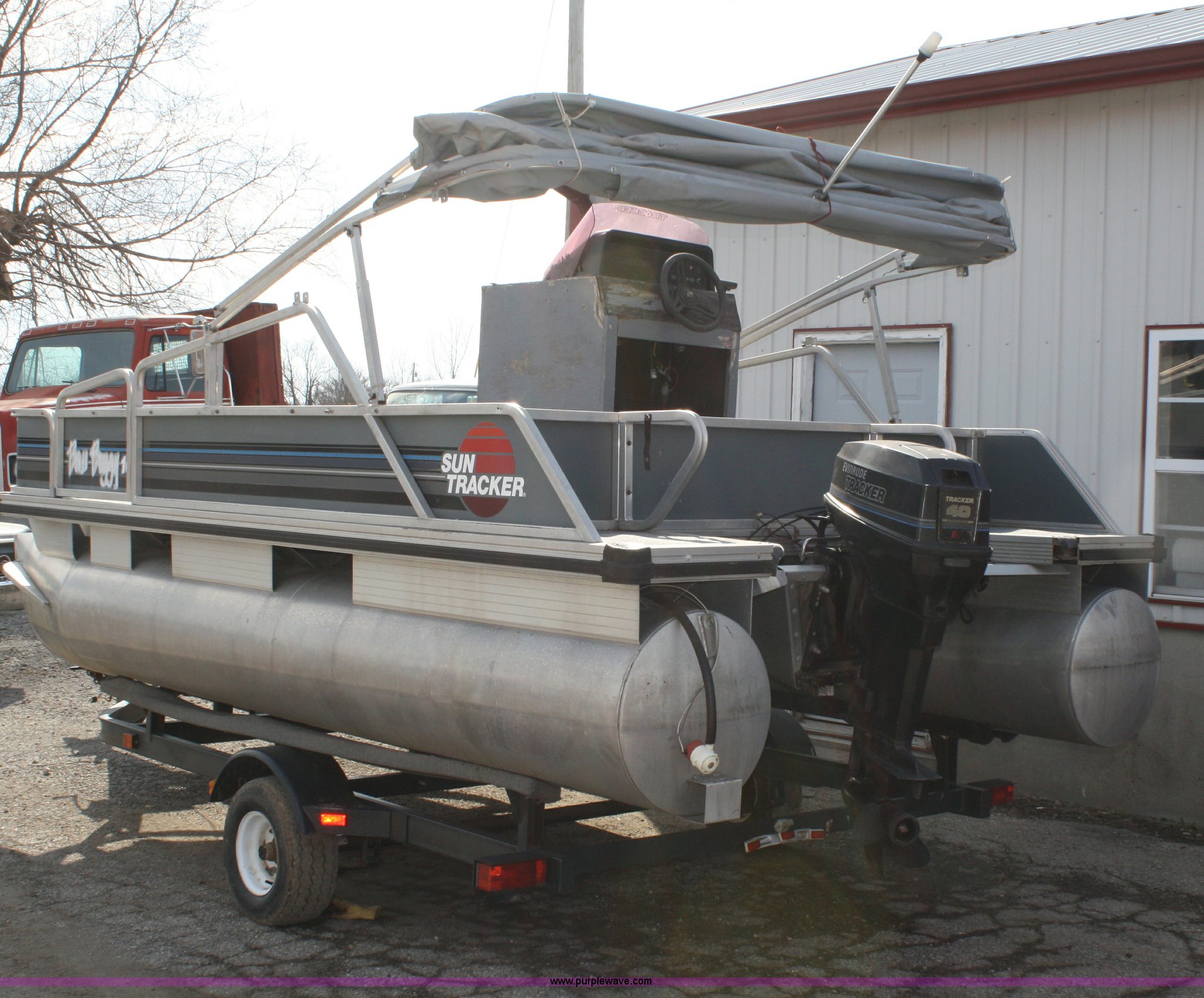 1991 Tracker Bass Buggy pontoon boat in Mclouth, KS Item 4942 sold