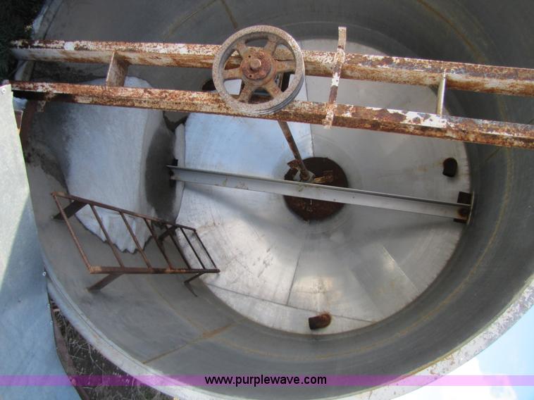 Stainless steel liquid fertilizer mixer tank in Bennington, KS Item