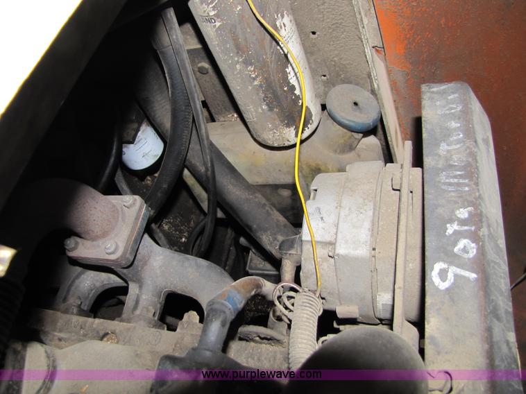 image for item 2152 Bobcat 743 skid steer