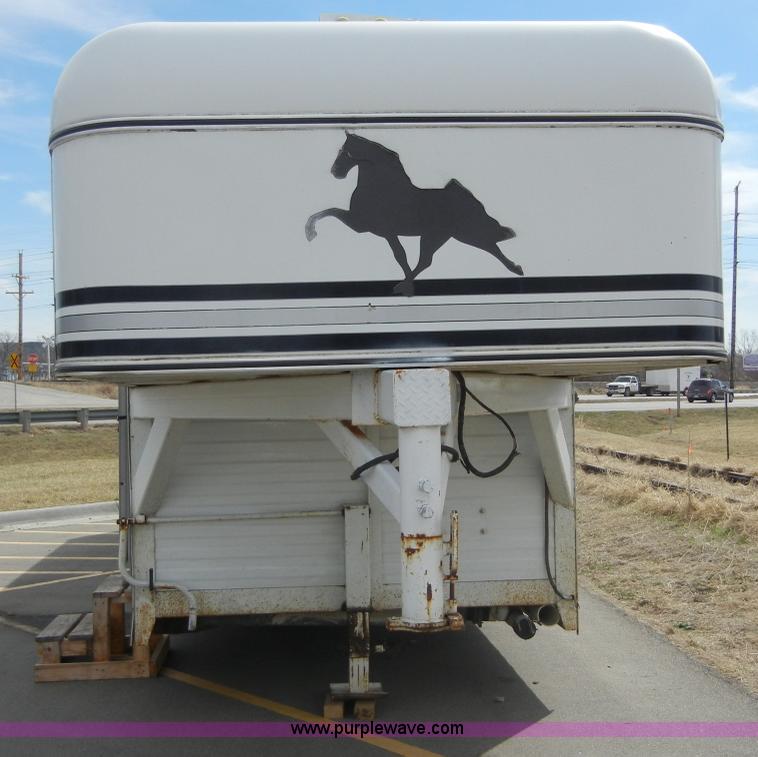 image for item 2191 1985 Lazy N 28' fifth wheel gooseneck horse trailer with living quarters