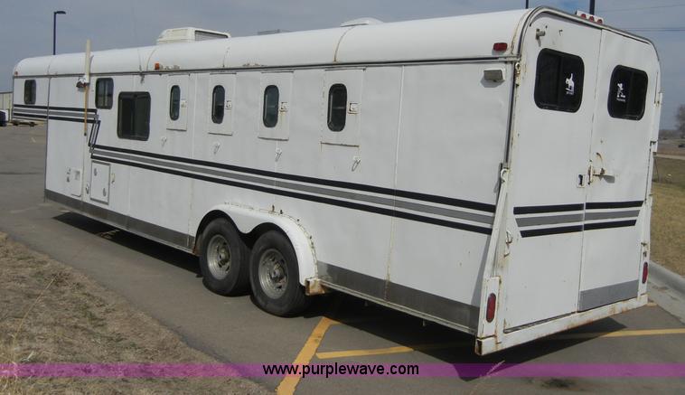 image for item 2191 1985 Lazy N 28' fifth wheel gooseneck horse trailer with living quarters